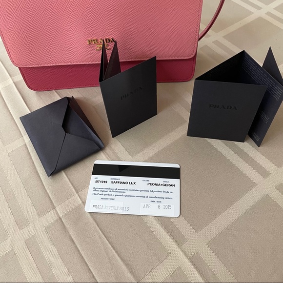 🎊Prada Saffiano Lux🎊 - Picture 8 of 8